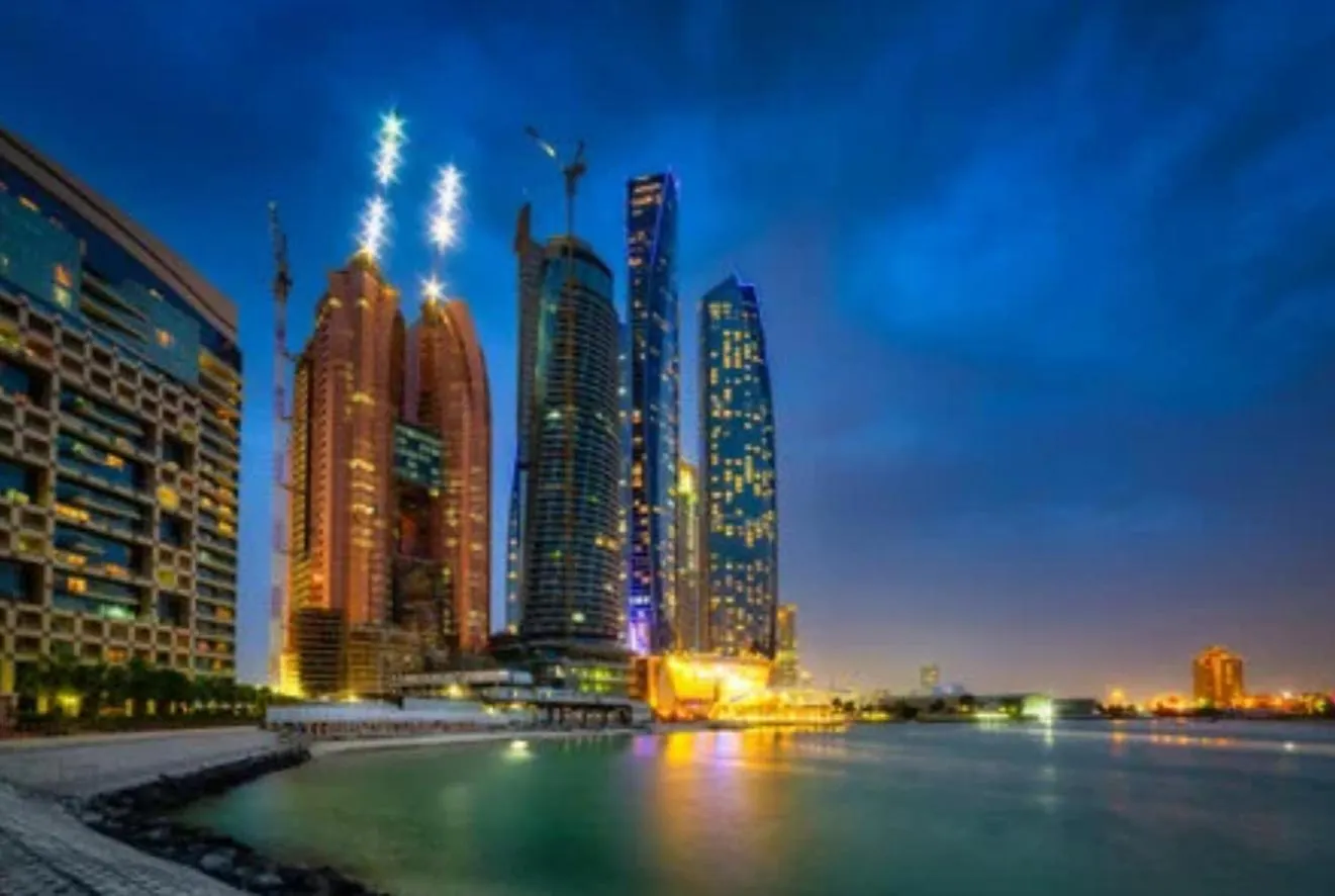 Cornich Street - Pearl Room Abu Dhabi